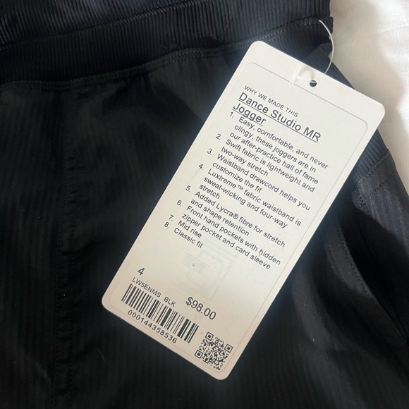 Lulu lemon joggers new with tags. Size 4 - Picture 5 of 6